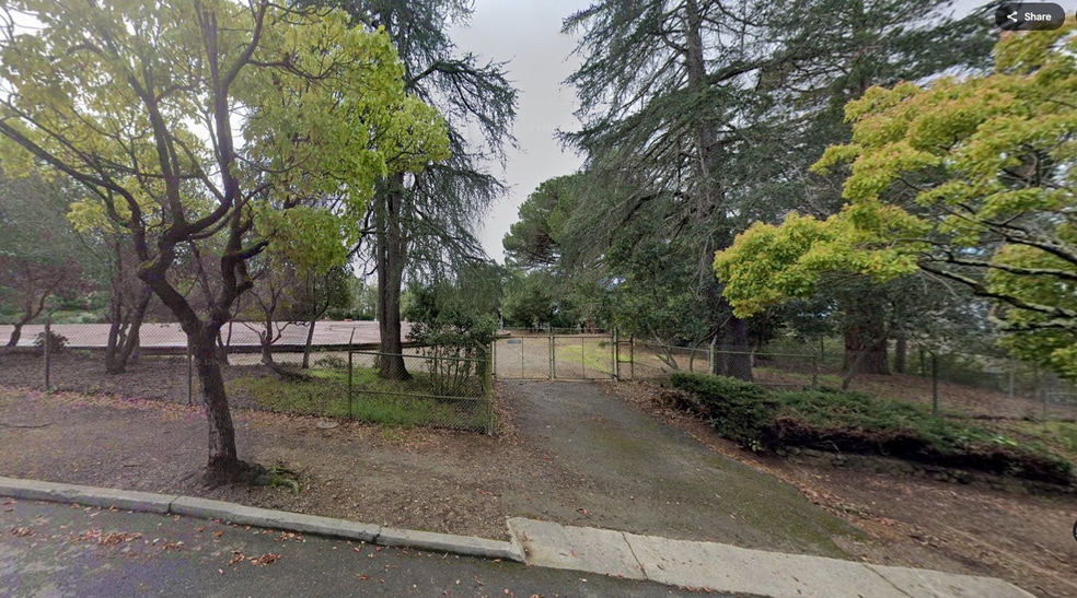 000 Bullard Dr, Oakland, CA for sale - Primary Photo - Image 2 of 5