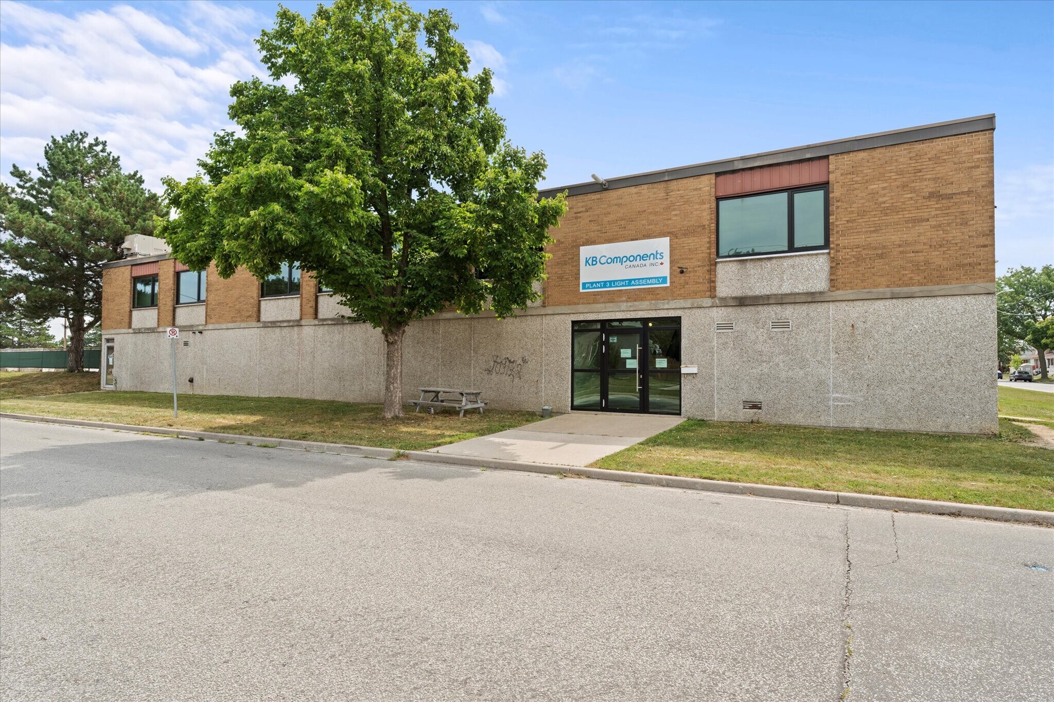1701 Shepherd, Windsor, ON for lease Primary Photo- Image 1 of 18