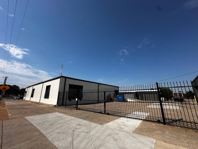 3530 Dilido Rd, Dallas, TX for sale - Building Photo - Image 3 of 7