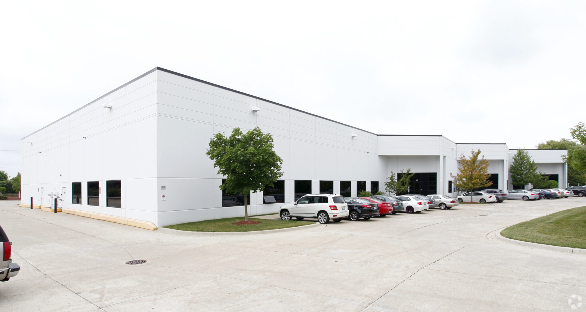 333-363 Enterprise Pky, Lake Zurich, IL for sale Primary Photo- Image 1 of 1