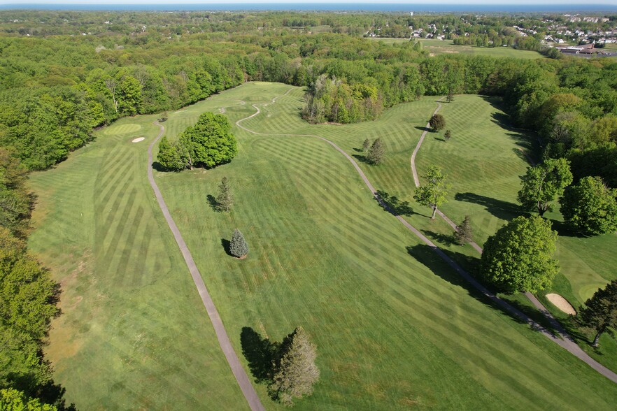 6560 Old Zuck Rd, Erie, PA for sale - Primary Photo - Image 1 of 39