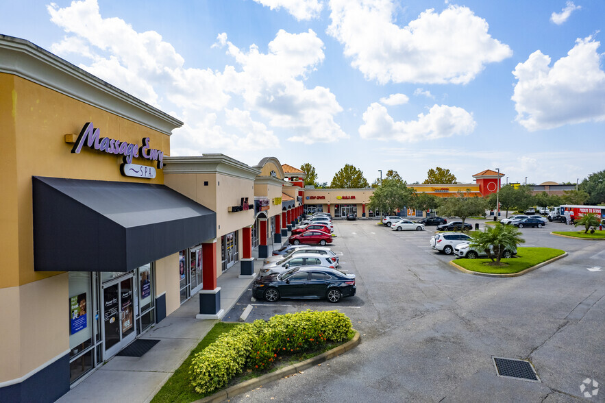 2050-2092 Badlands Dr, Brandon, FL for lease - Building Photo - Image 3 of 8