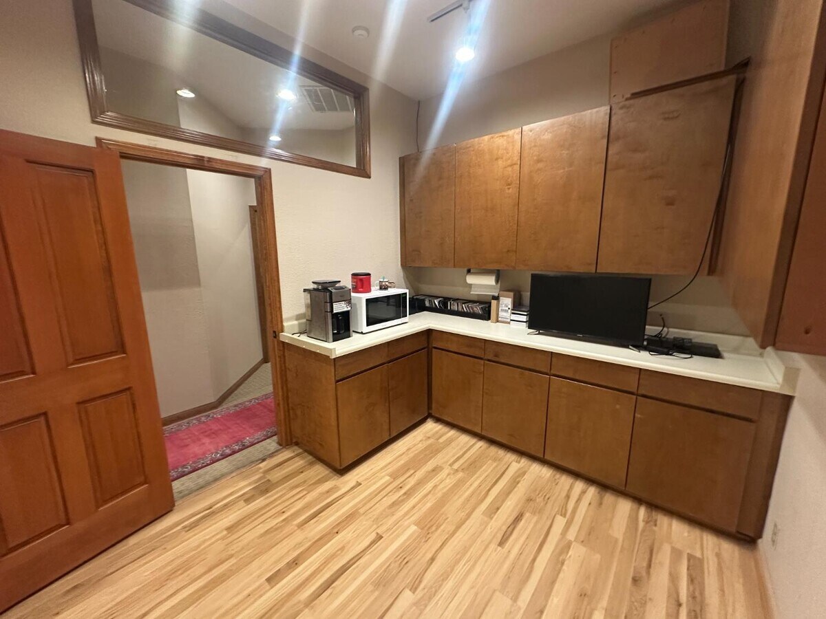 565 Brunswick Rd, Grass Valley, CA 95945 - Unit 11 -  - Interior Photo - Image 2 of 5