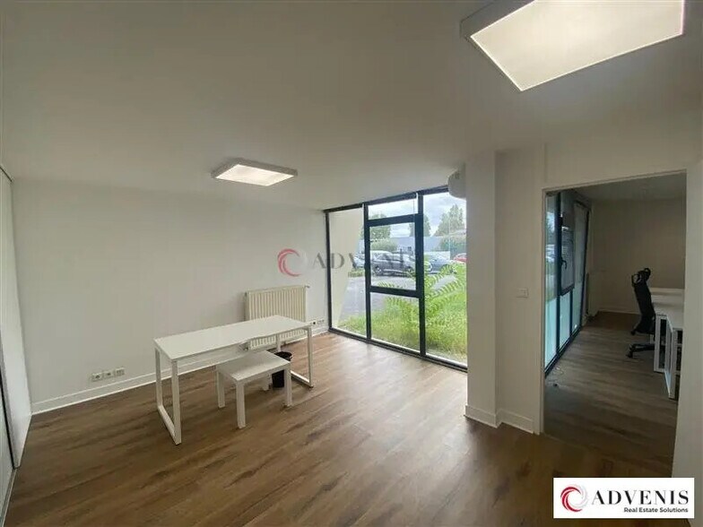 Office in Bruges for lease - Interior Photo - Image 3 of 12