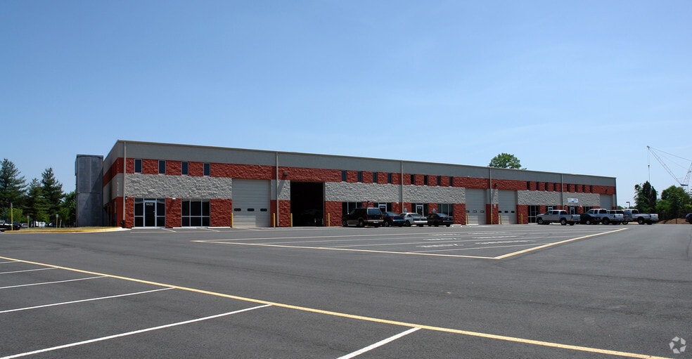 9432-9442 Center Point Ln, Manassas, VA for lease - Building Photo - Image 3 of 4