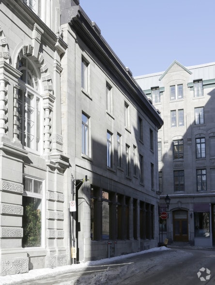 430-434 Rue Saint-François-Xavier, Montréal, QC for lease - Building Photo - Image 2 of 2