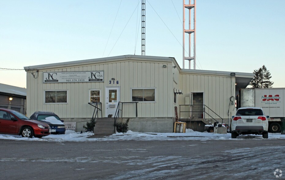 316 Kitchener Ave, Oshawa, ON for sale - Primary Photo - Image 1 of 1