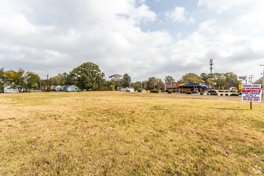 3100-3124 W Roosevelt Rd, Little Rock, AR for sale - Building Photo - Image 3 of 3