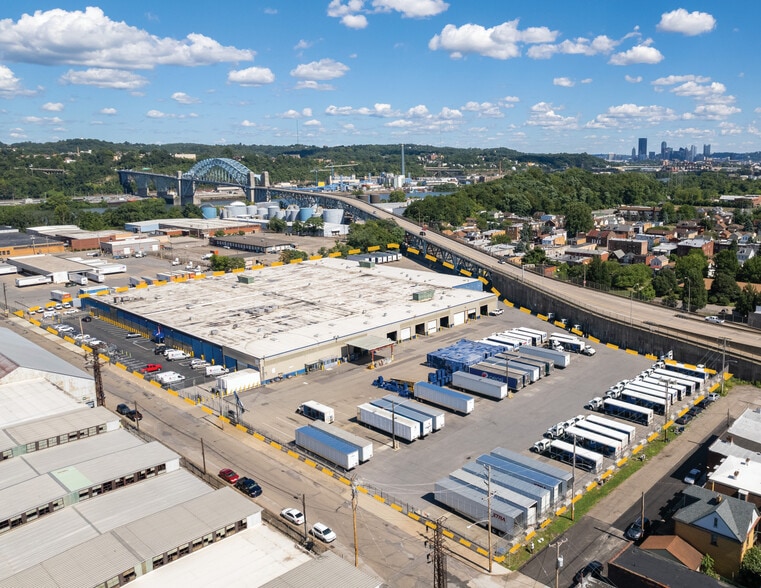 400 Graham St, McKees Rocks, PA for lease - Building Photo - Image 1 of 10