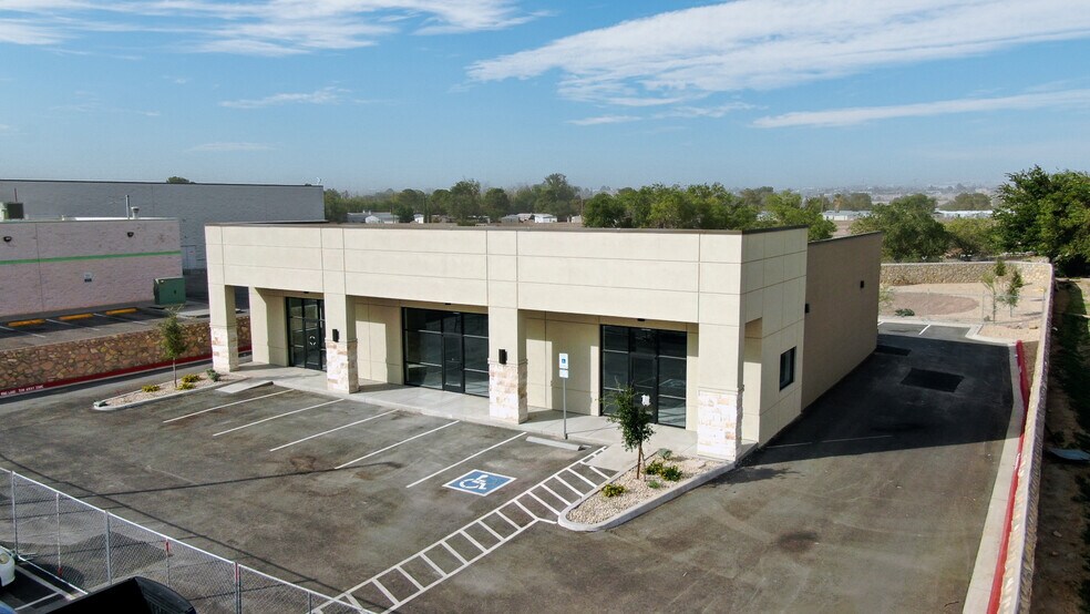 8131 N Loop Dr, El Paso, TX for lease - Building Photo - Image 2 of 5