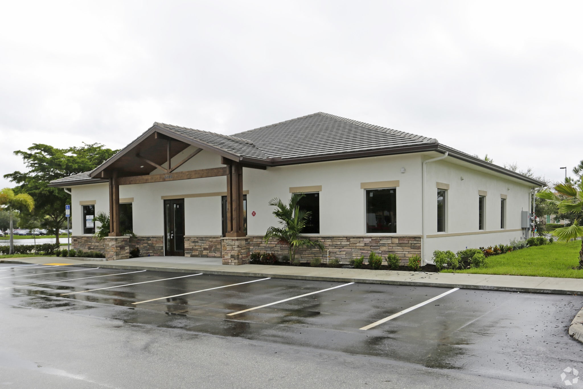 6846 International Center Blvd, Fort Myers, FL for sale Primary Photo- Image 1 of 1