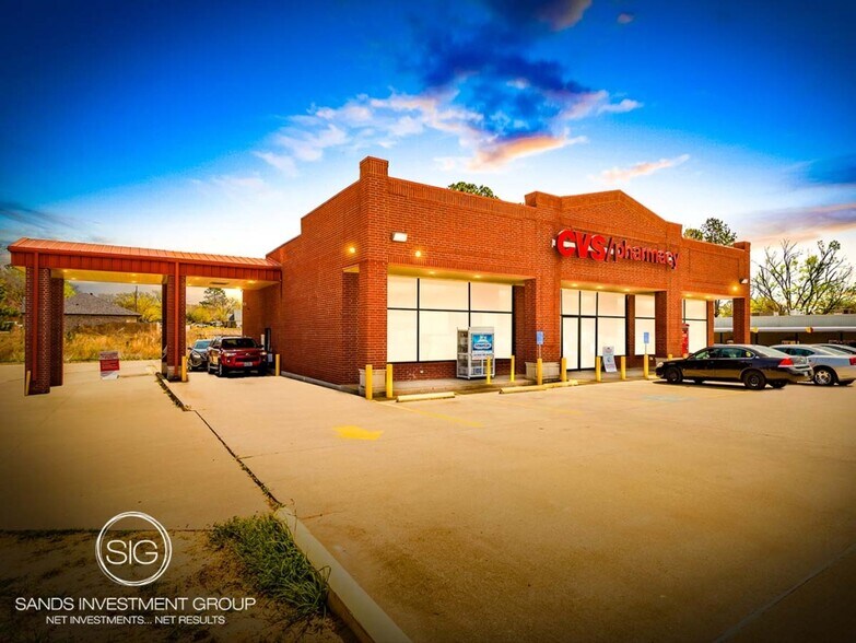 504 S Main St, Lindale, TX 75771