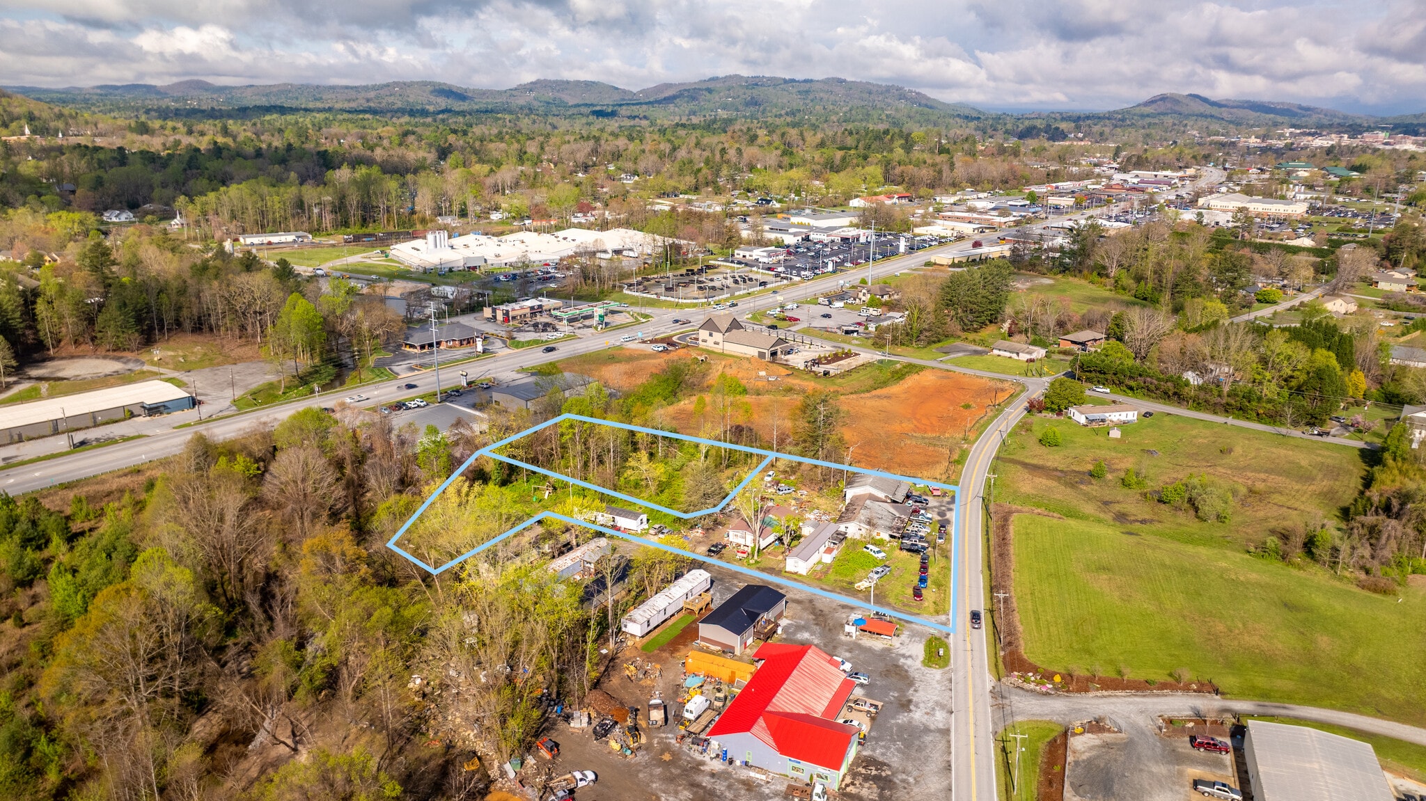 Hendersonville Investment Opportunity portfolio of 2 properties for sale on LoopNet.com Primary Photo- Image 1 of 2