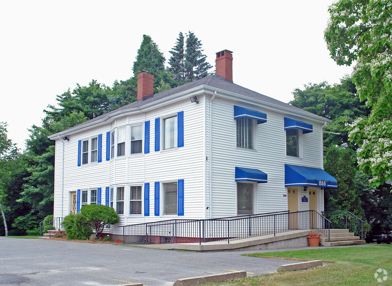 888 Brighton Ave, Portland, ME for sale - Primary Photo - Image 1 of 1