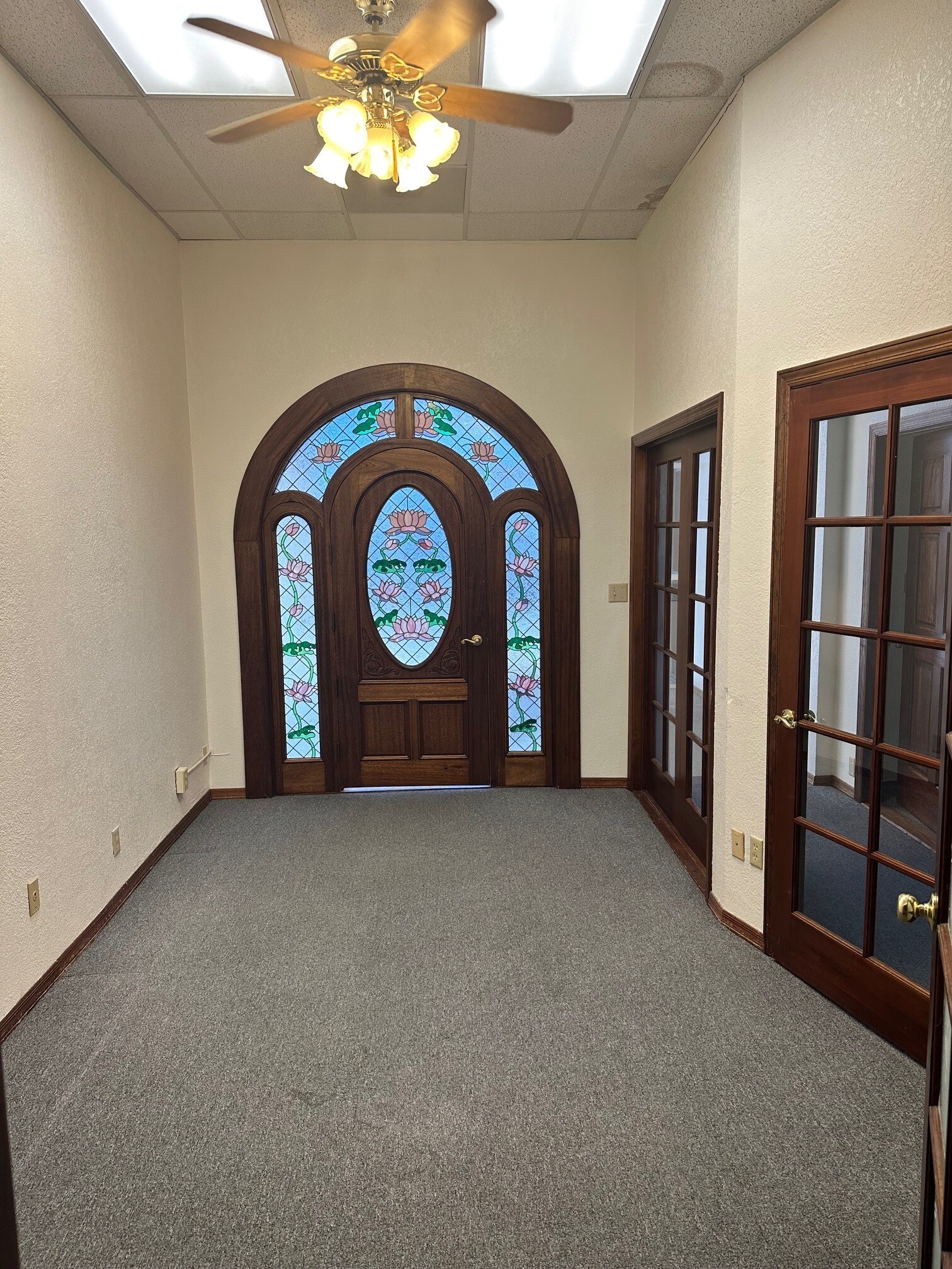 41747 11th St W, Palmdale, CA for lease Interior Photo- Image 1 of 5