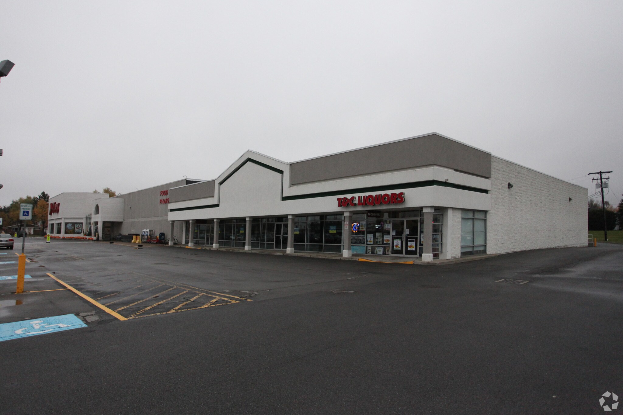 5175 Broadway, Depew, NY 14043 Tops