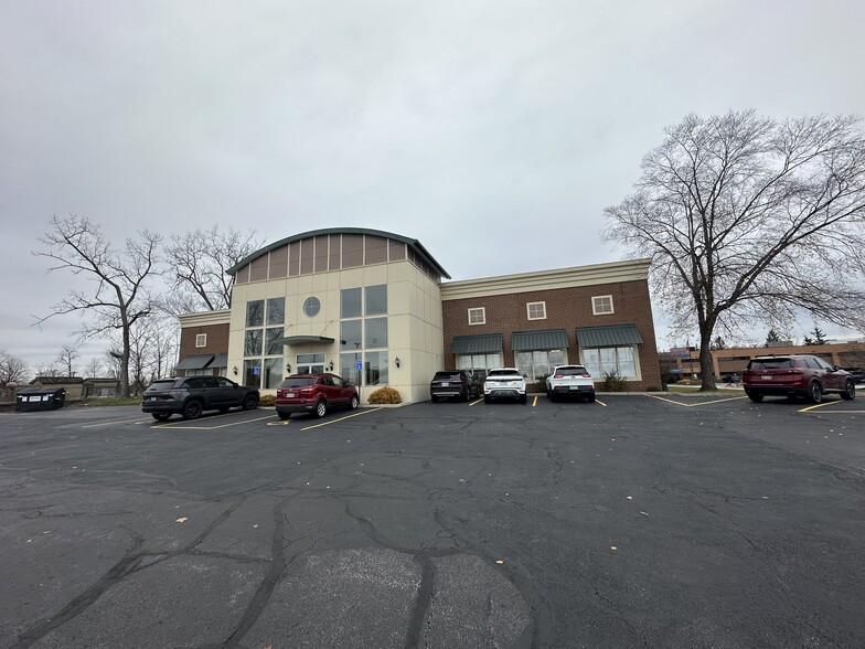 32875 Solon Rd, Solon, OH for lease - Building Photo - Image 2 of 26