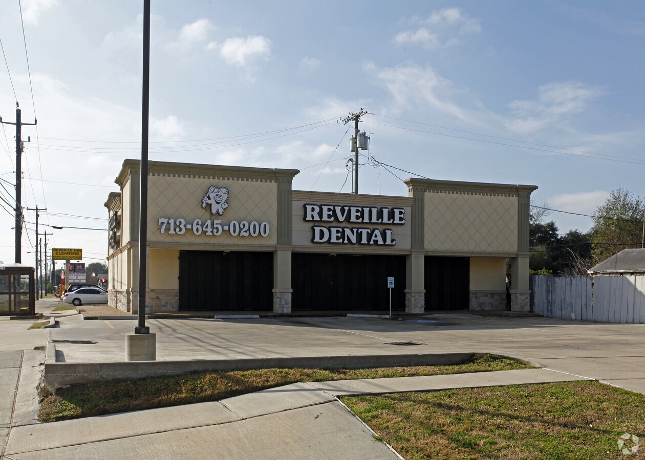 3722 Reveille St, Houston, TX 77087