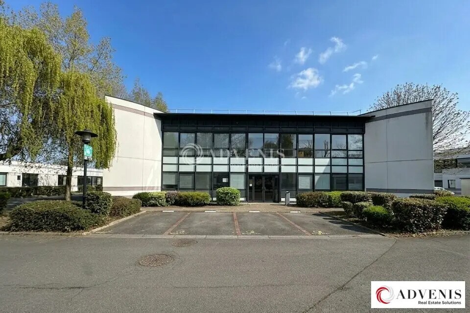 Location Bureaux 841 m² - Photo 1