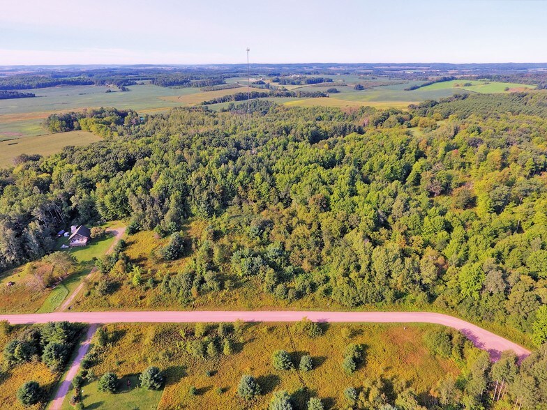 16 & 17 Emerson Lake Rd, Humbird, WI 54746