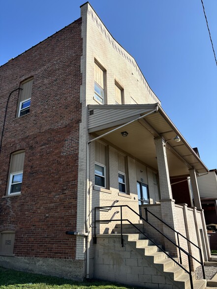 236-240 W 6th Ave, Tarentum, PA for sale - Building Photo - Image 1 of 10