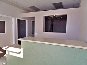 11890 Vista del Sol Dr, El Paso, TX for lease Interior Photo- Image 2 of 6