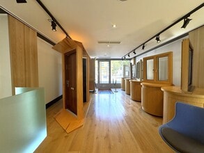 63 East Hl, London for lease Interior Photo- Image 1 of 4