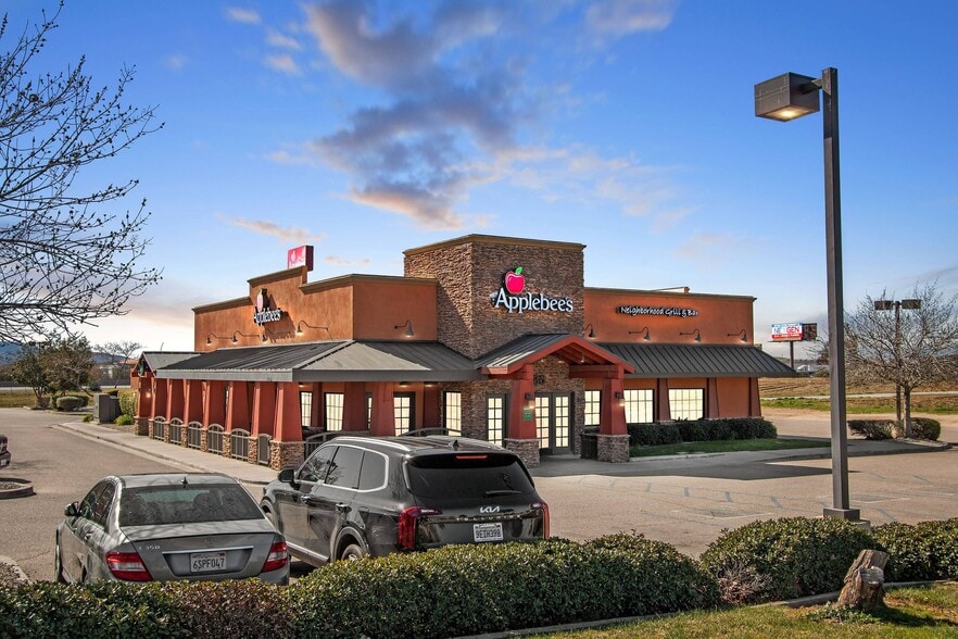 1585 E 6th St, Beaumont, CA for sale - Building Photo - Image 1 of 1