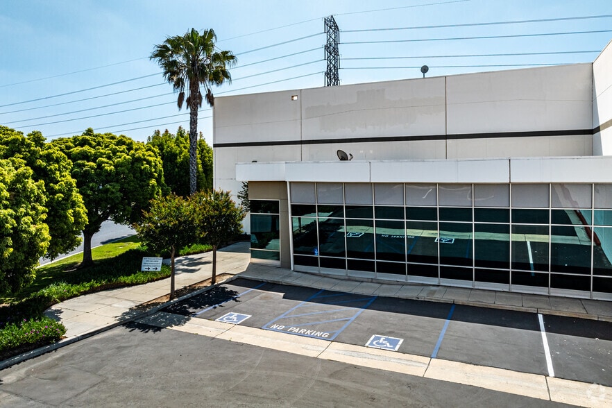 10888 San Sevaine Way, Jurupa Valley, CA for lease - Building Photo - Image 2 of 7