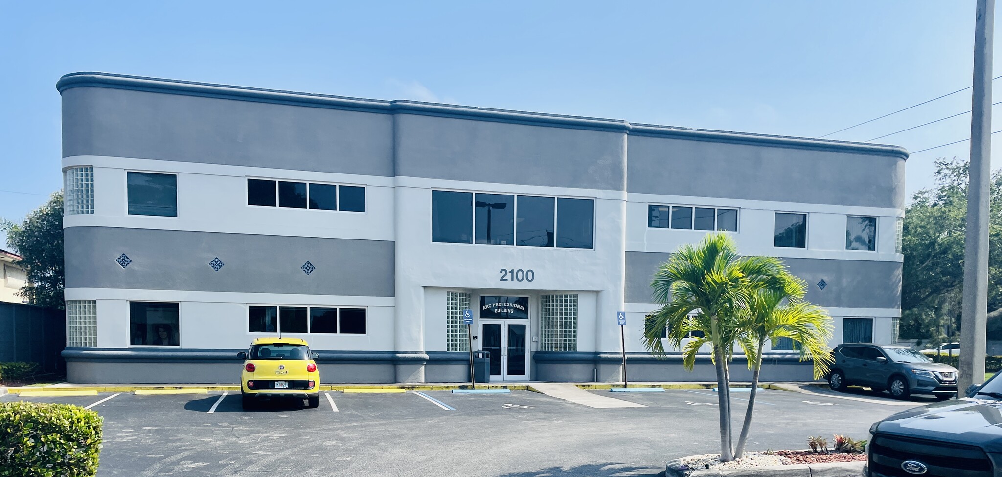 2100 E Sample Rd, Lighthouse Point, FL for lease Building Photo- Image 1 of 22