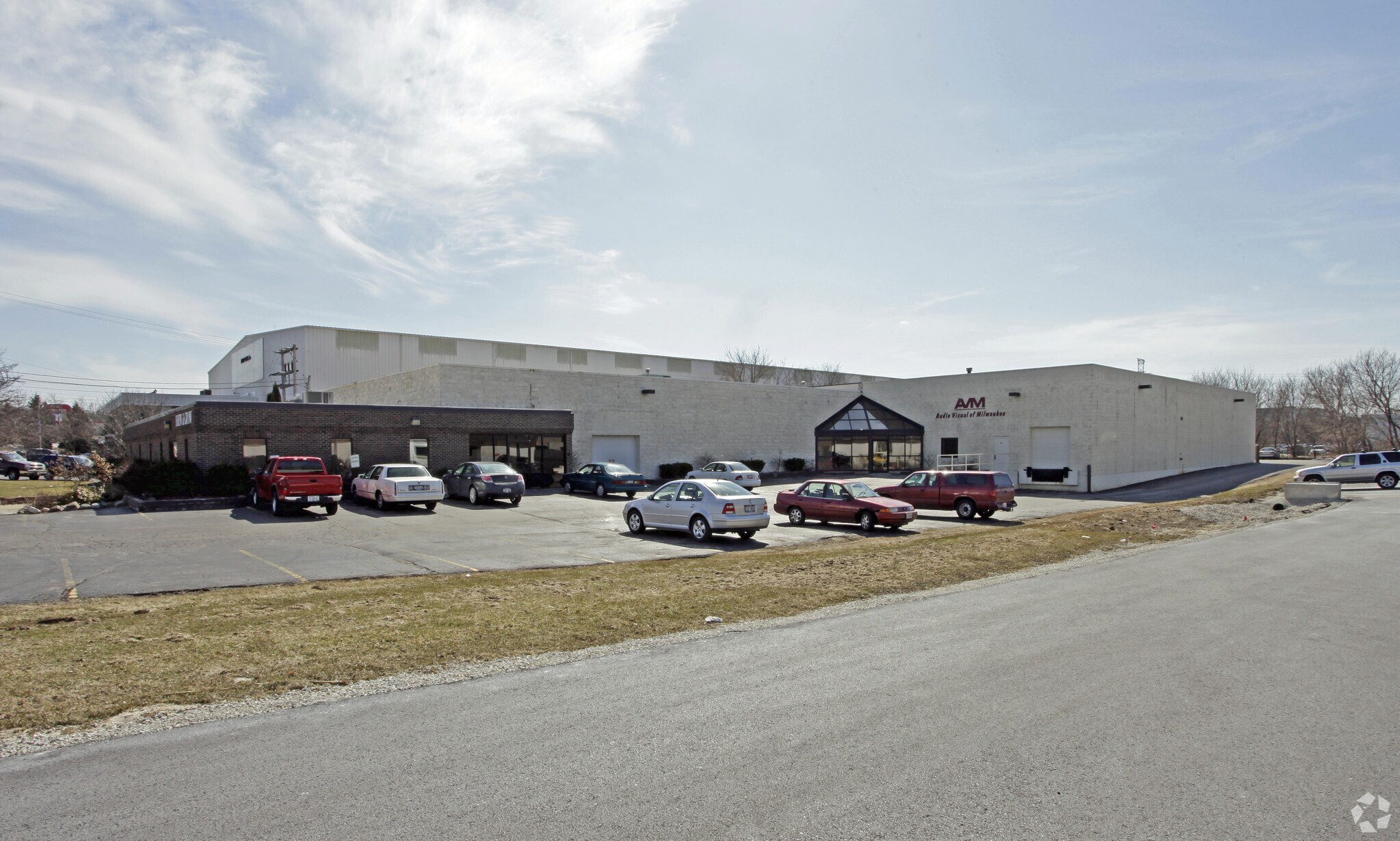 285 N Janacek Rd, Brookfield, WI for sale Building Photo- Image 1 of 1