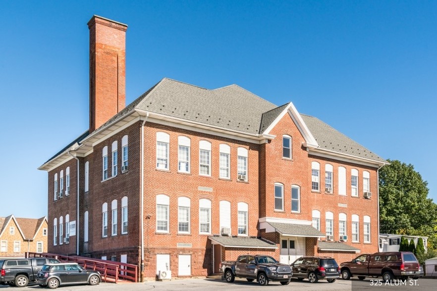 Office in Lehighton, PA for sale - Primary Photo - Image 1 of 1