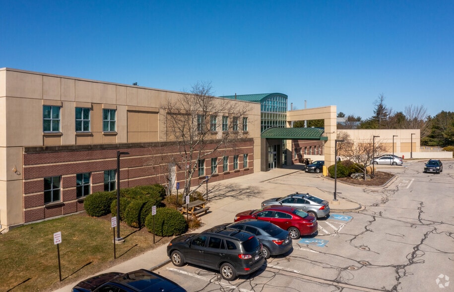 840 Winter St, Waltham, MA for lease - Building Photo - Image 2 of 5