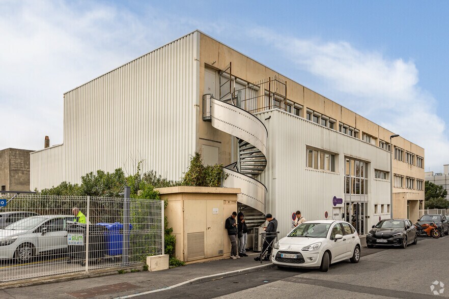 4 Rue Henri Et Antoine Maurras, Marseille for sale - Building Photo - Image 3 of 3