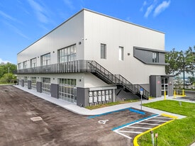 Light Industrial/ Flex Space in Wintergarden - Warehouse