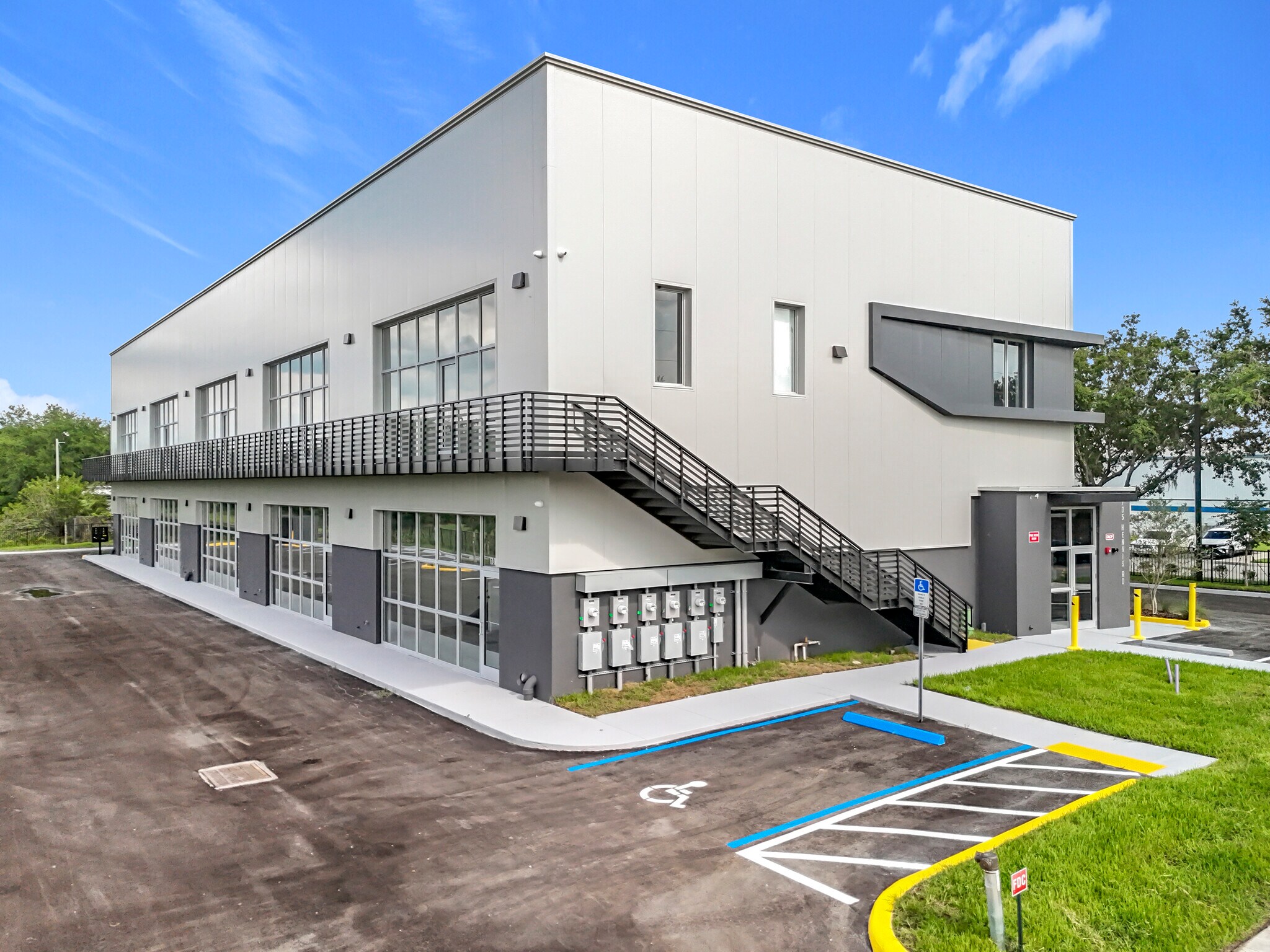 705 Hennis Rd, Winter Garden, FL for lease Building Photo- Image 1 of 15