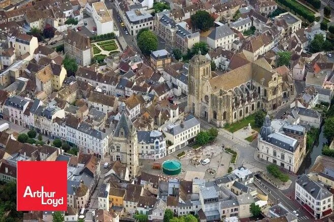 Retail in Dreux for sale - Aerial - Image 2 of 3