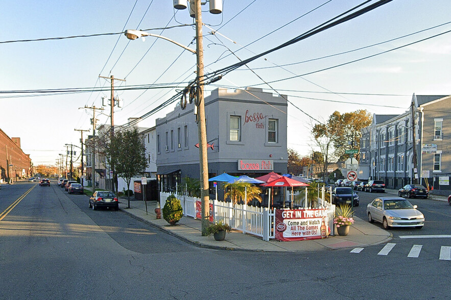 230 Trumbull St, Elizabeth, NJ for lease - Building Photo - Image 1 of 8