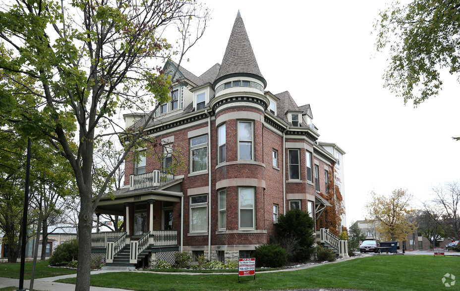 18101 Martin Ave, Homewood, IL for sale - Primary Photo - Image 1 of 1