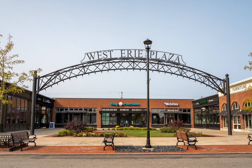 1000 W Erie Plz, Erie, PA for sale - Building Photo - Image 1 of 1