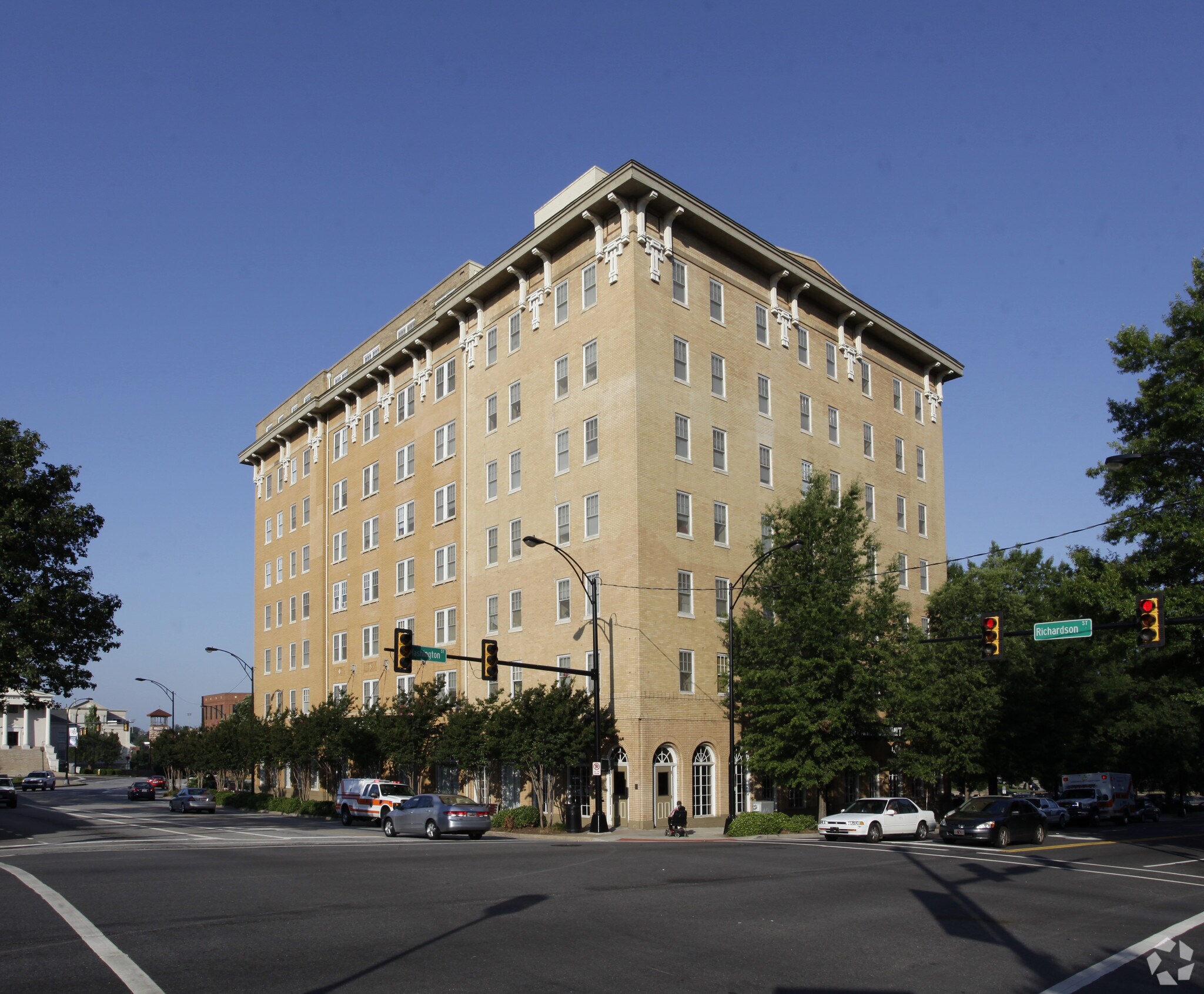 201 W Washington St, Greenville, SC for lease Primary Photo- Image 1 of 11