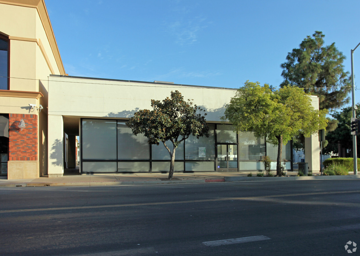 300 W 7th St, Hanford, Ca 93230 - Office Retail For Lease 