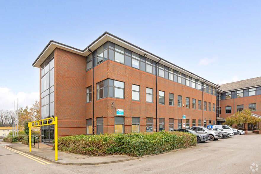 Ten Pound Walk, Doncaster for lease - Building Photo - Image 2 of 27