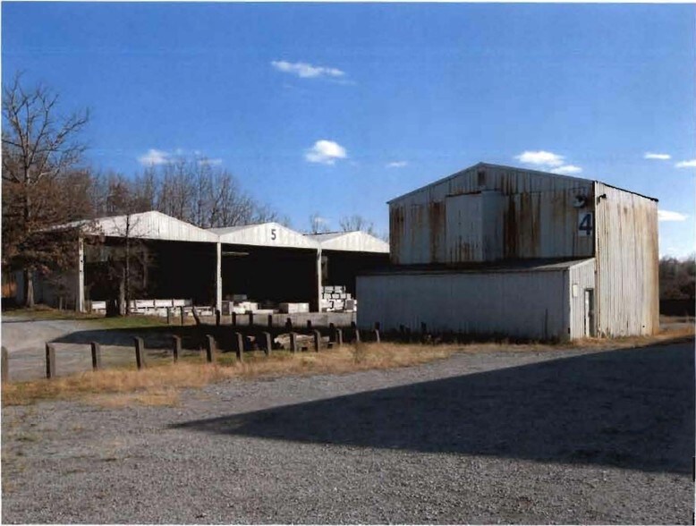4981 Highway 70 E, White Bluff, TN for sale - Primary Photo - Image 1 of 1