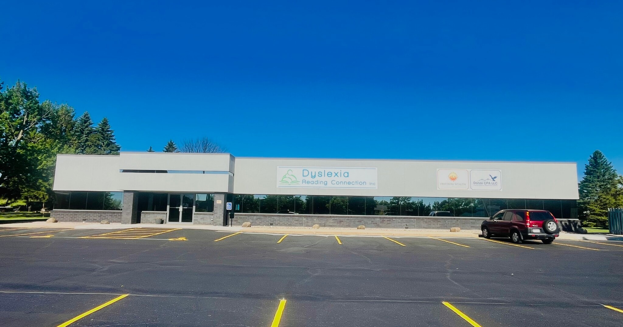 2935 N Ballard Rd, Appleton, WI for lease Building Photo- Image 1 of 2