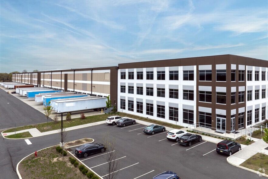 200 S Pemberton Rd, Pemberton, NJ for lease - Building Photo - Image 1 of 18