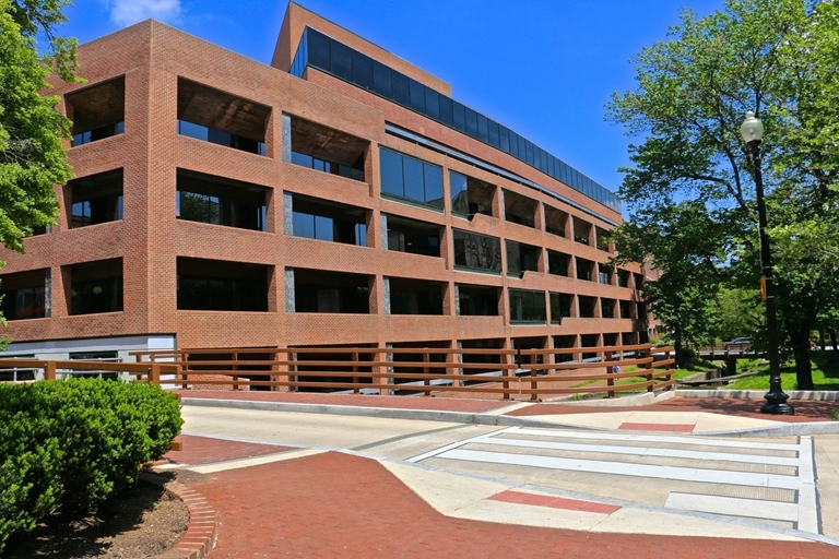 1101 30th St NW, Washington, DC for lease - Building Photo - Image 1 of 13