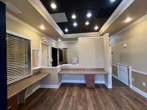 911 US-27 N, Sebring, FL for lease Lobby- Image 1 of 2