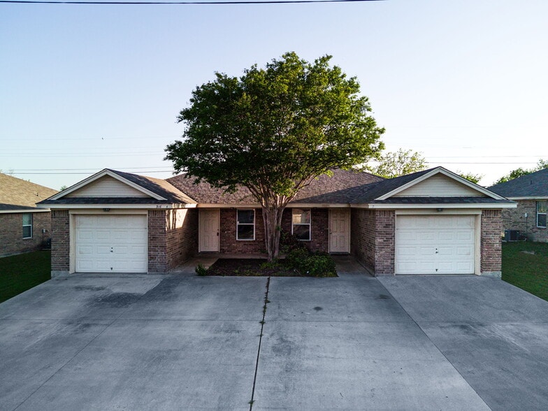 Central Texas Duplex Portfolio portfolio of 35 properties for sale on LoopNet.com - Building Photo - Image 2 of 26
