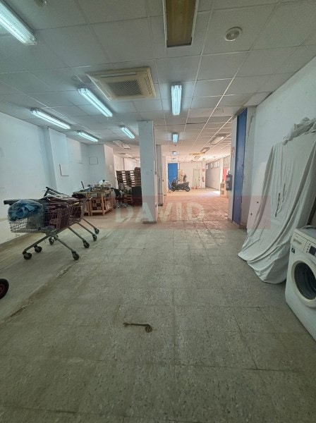 Retail in Barcelona, Barcelona for lease Interior Photo- Image 1 of 2